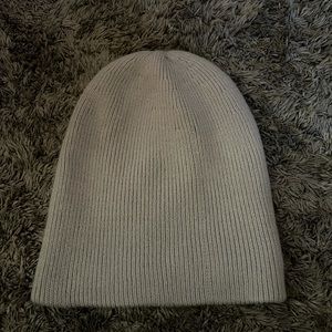 Aritzia gray beanie